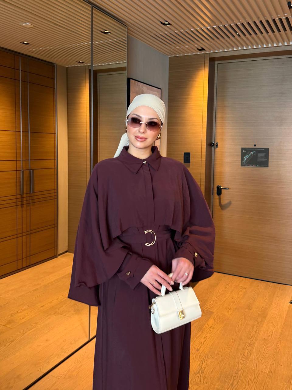 Robe Elégante– Coupe Exclusive Effet Cape & Ceinture Intégrée
